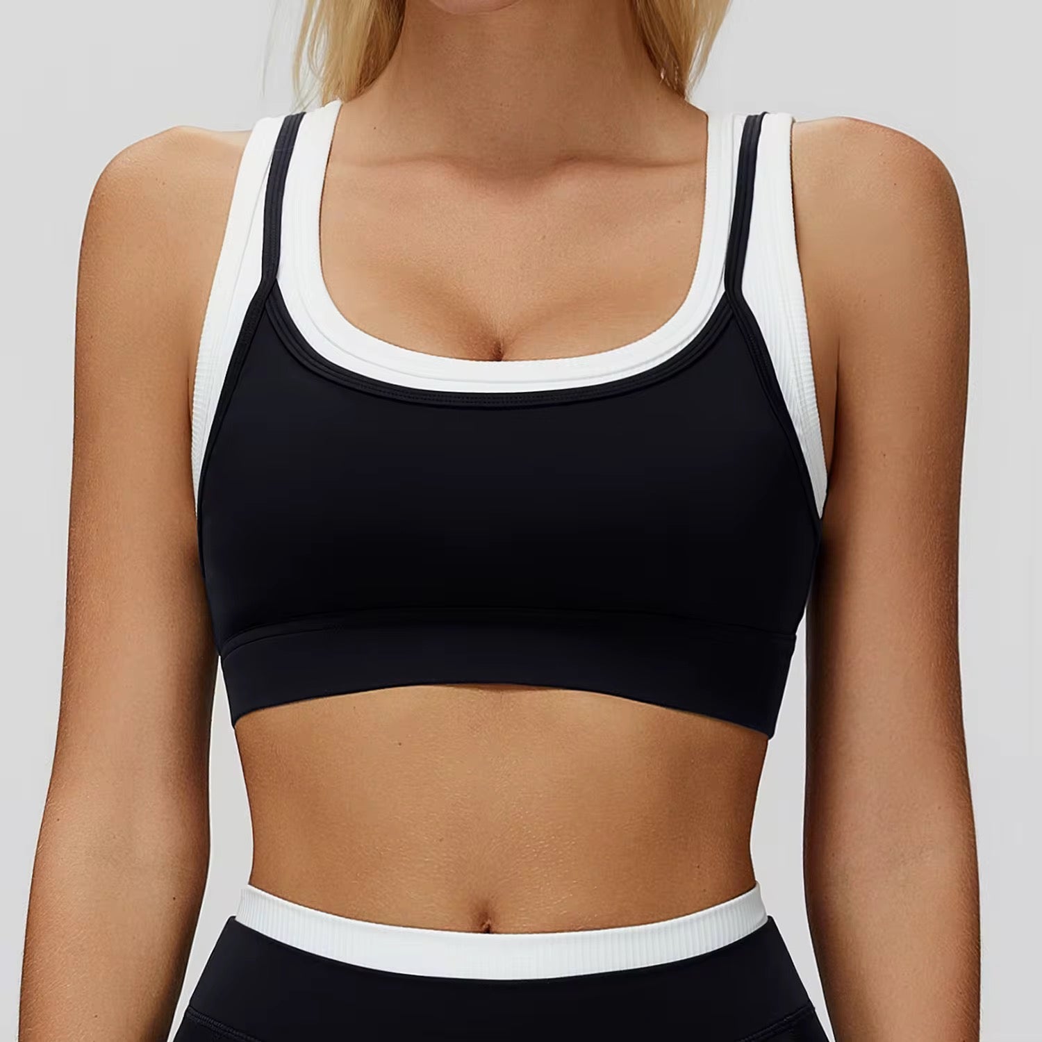 Vesara Seamless Top