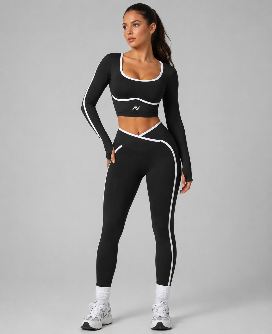 2026 Popular Color Blocking Yoga Set, Tight Yoga Long Sleeved Pants V Waist and Hip Lifting Tight Yoga Pants Luxury Set
