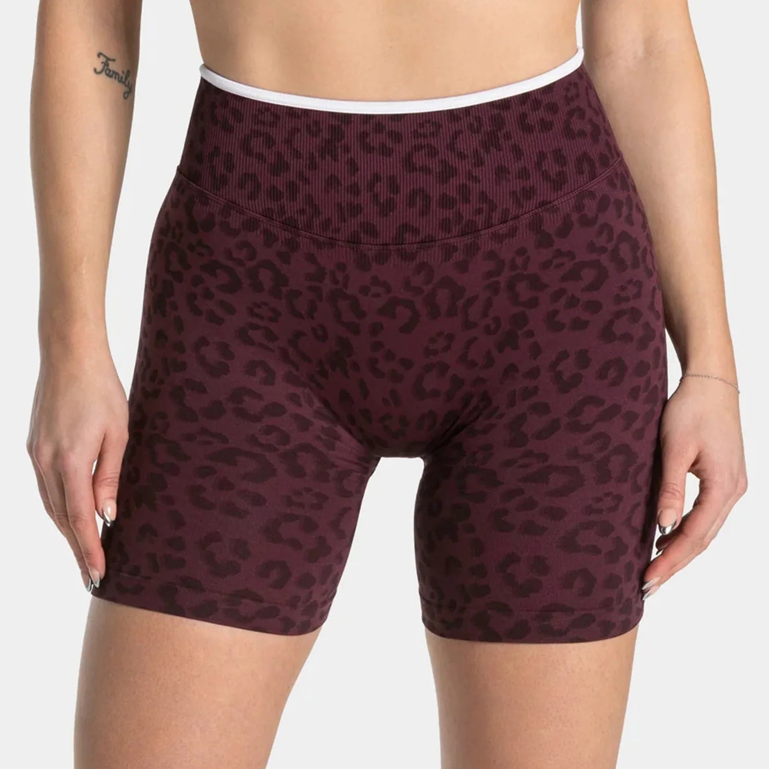 Women Seamless Shorts Yoga Shorts Buttock Lift Gym Leggings Women High Waist Sports Shorts Women Running Workout Shorts Female